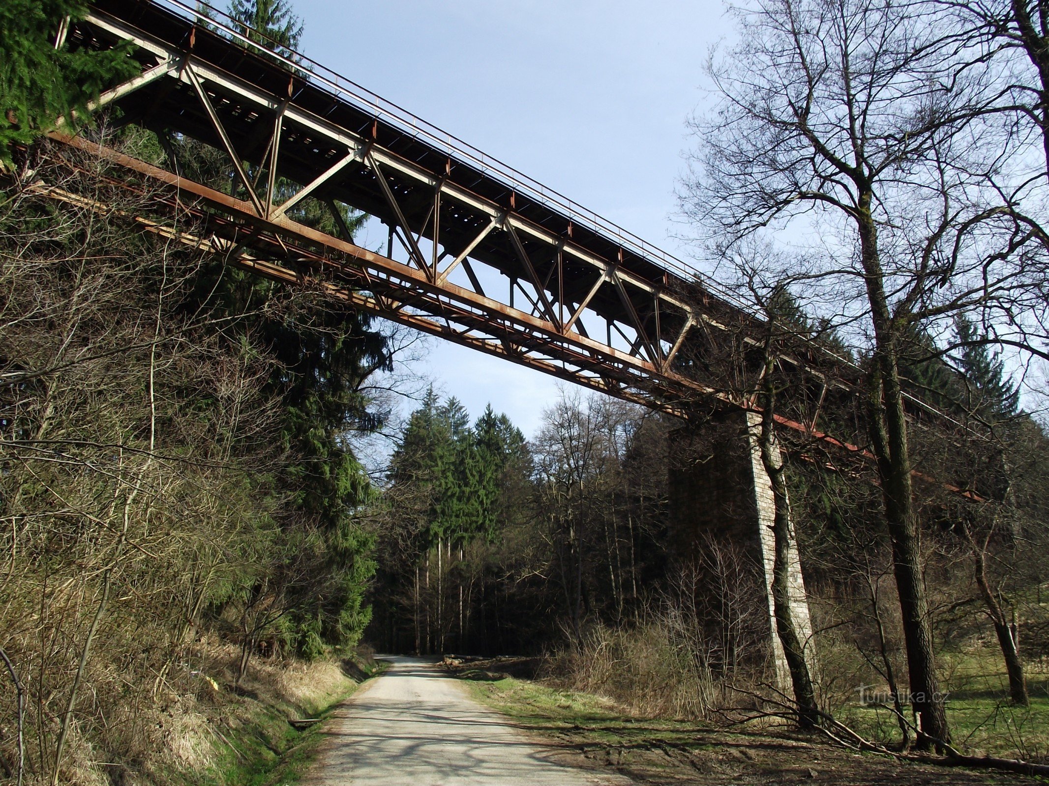 vasúti viadukt Dešná