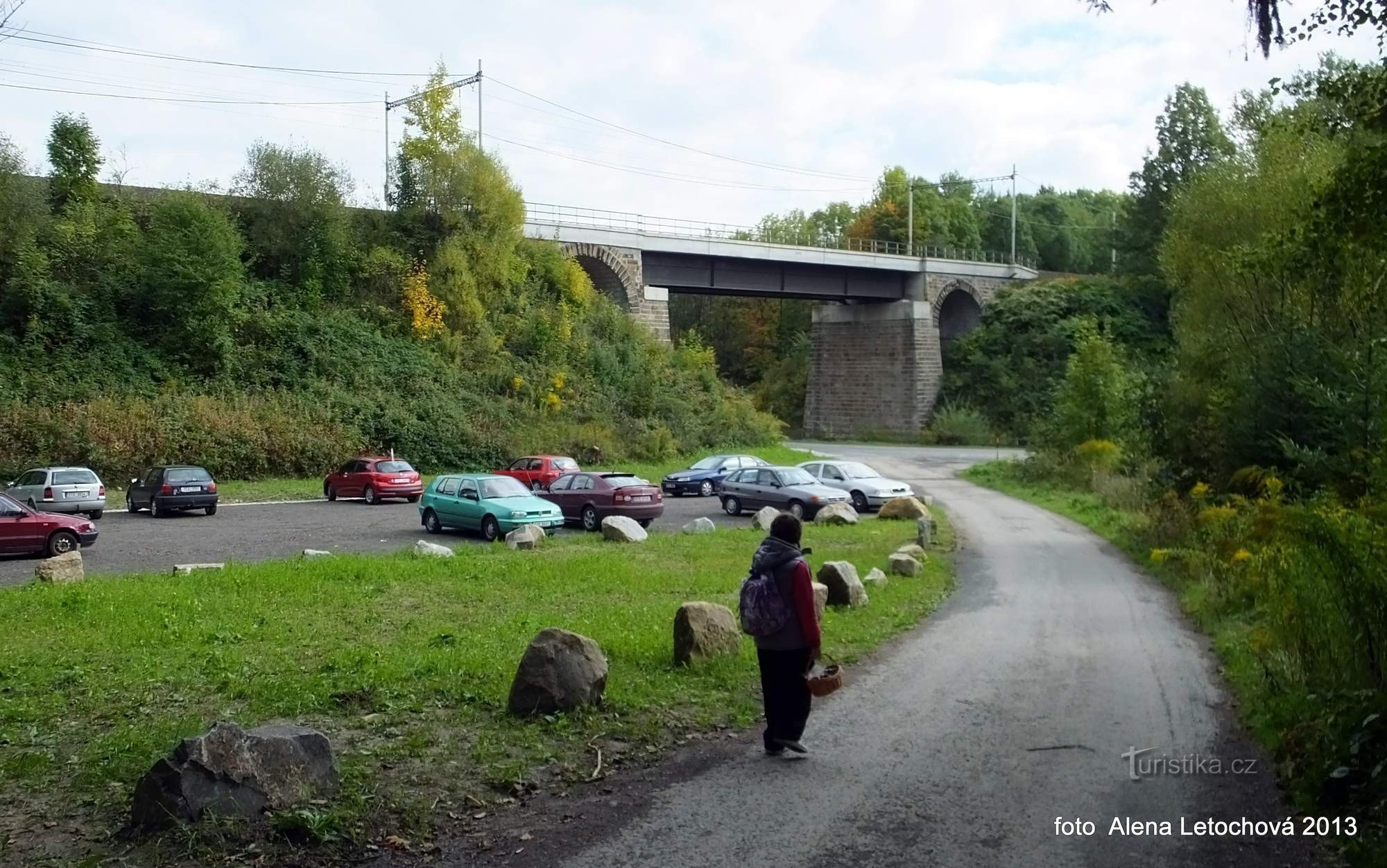 Eisenbahnviadukt in Dolní Lomná