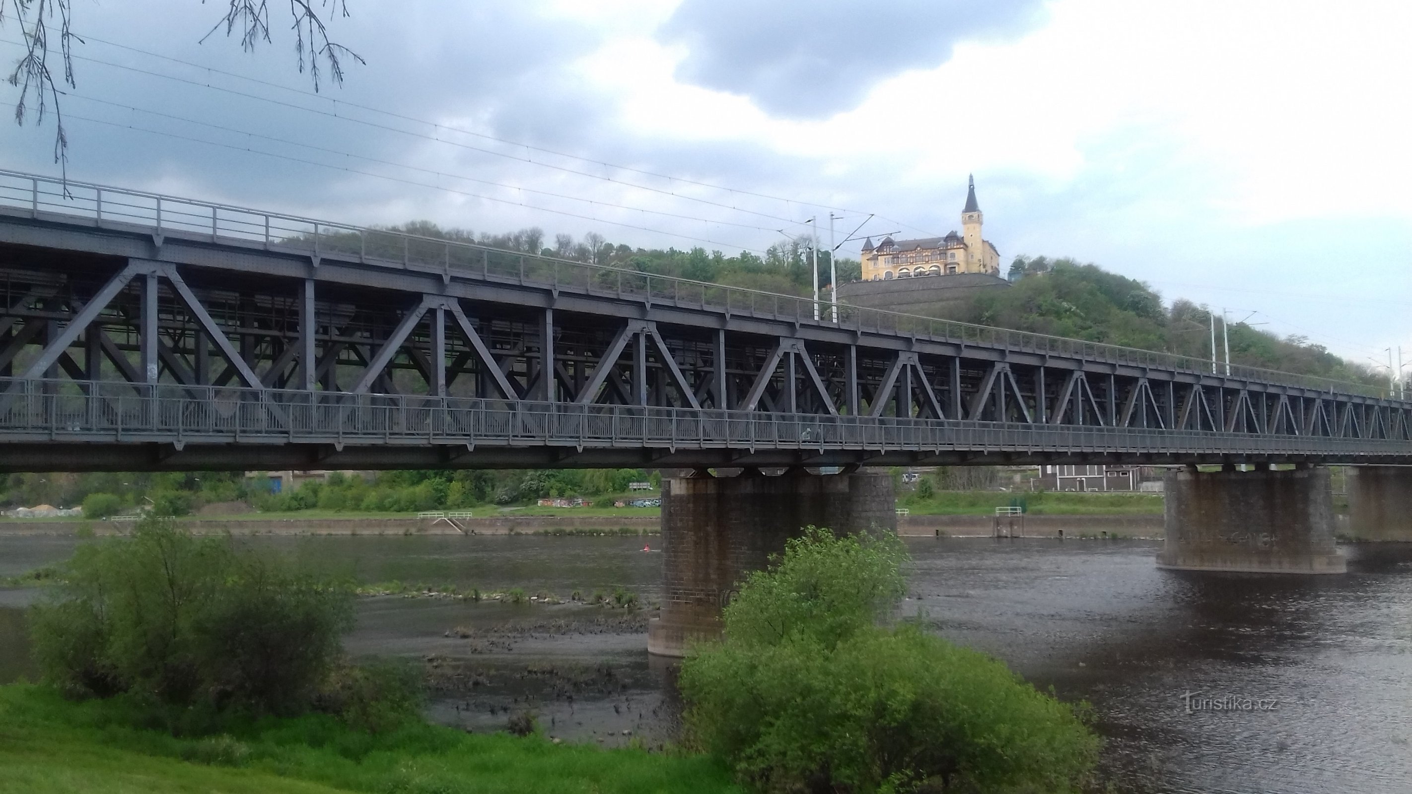 most kolejowy