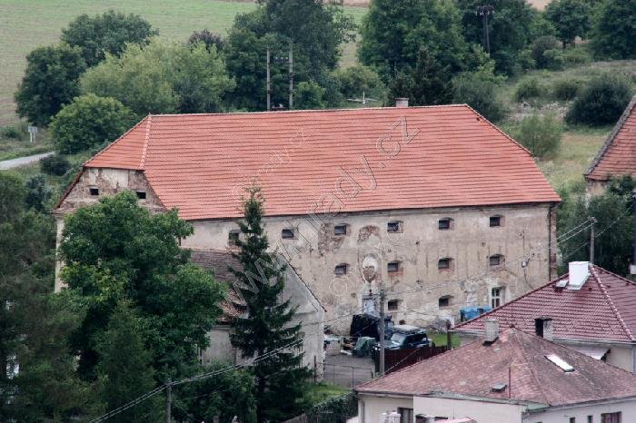 zemědělský dvůr (č. p. 5) se sýpkou