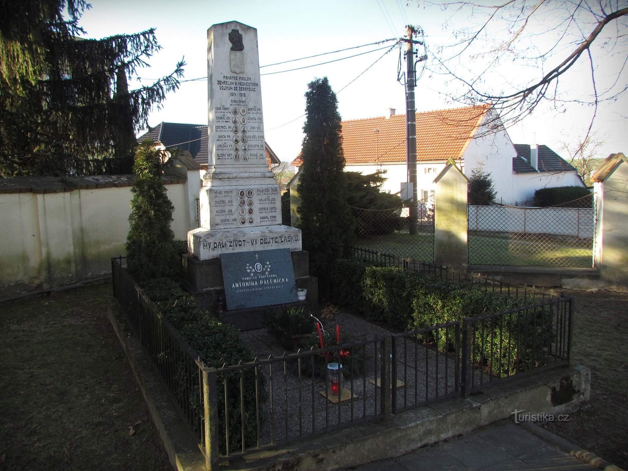 Žeranovice - Mémorial aux morts