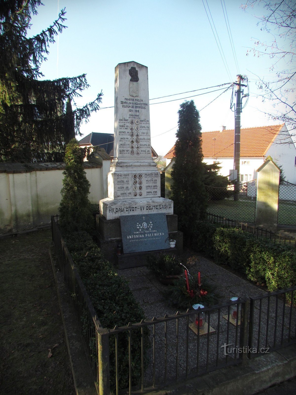 Žeranovice - Đài tưởng niệm những người đã khuất