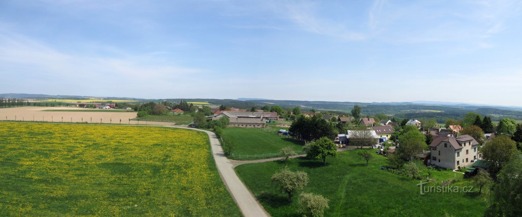 Žernov – villaggio e torre panoramica