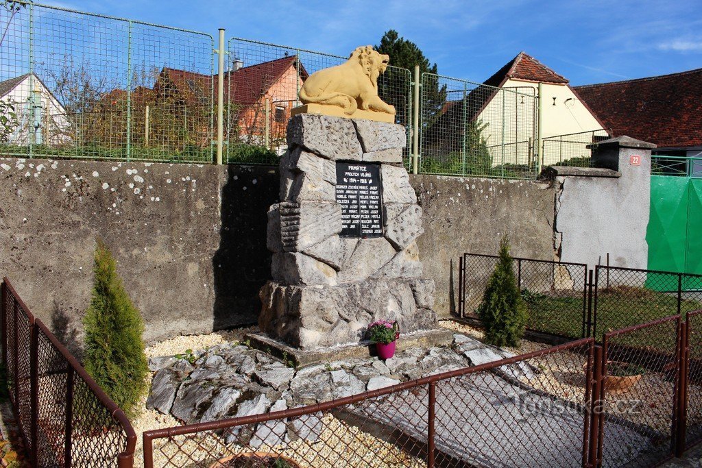 Žichovice, đài tưởng niệm những người đã ngã xuống