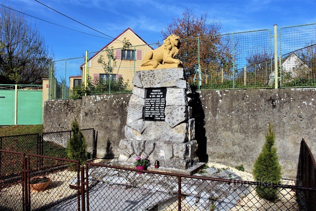 Žichovice, az elesettek emlékműve