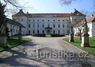 Zidlochovicky Castle and Park