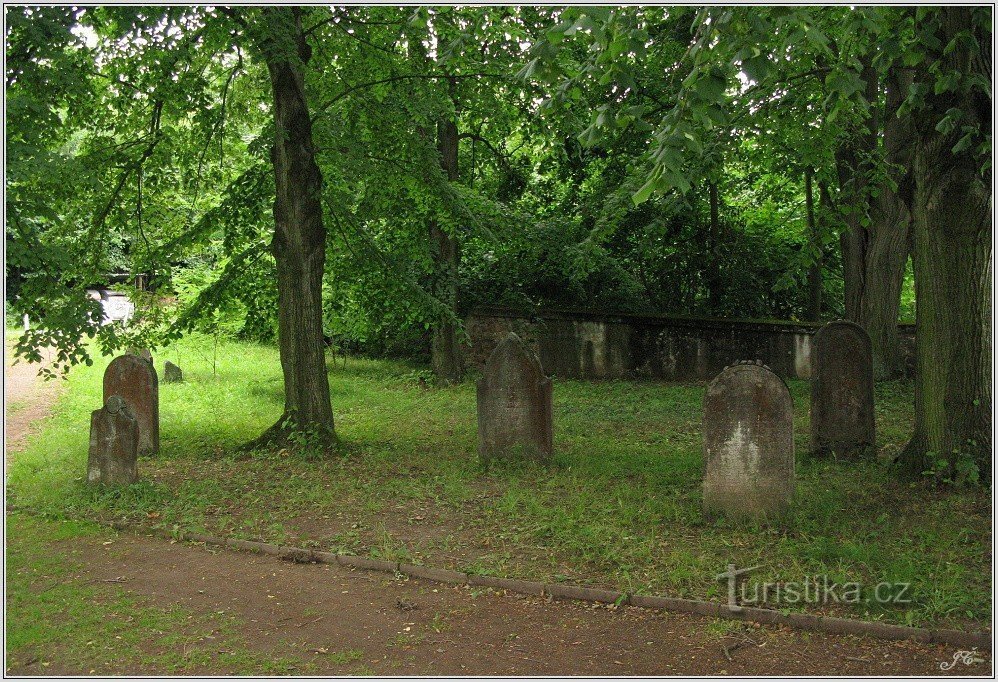 Cimitero ebraico vicino a Hoješín