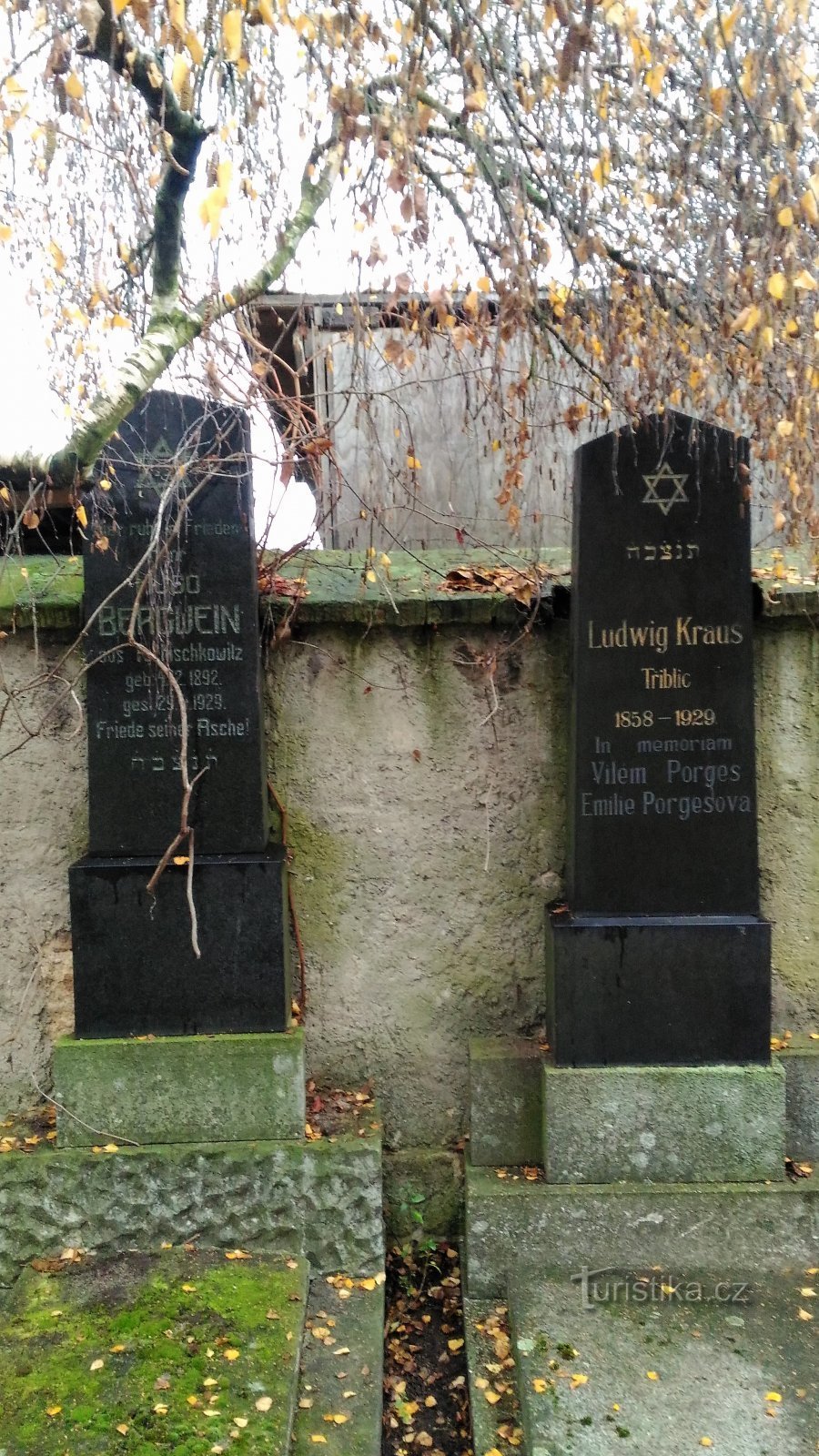Cemitério judaico em Lovosice.
