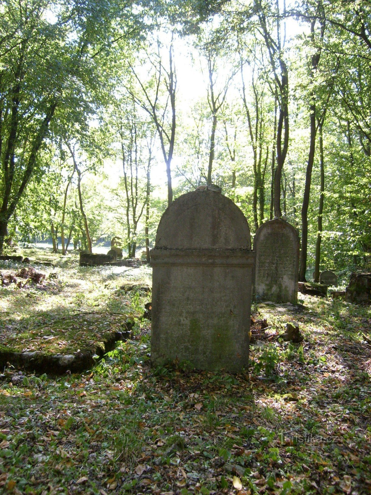 Cimitirul evreiesc din Třebotov