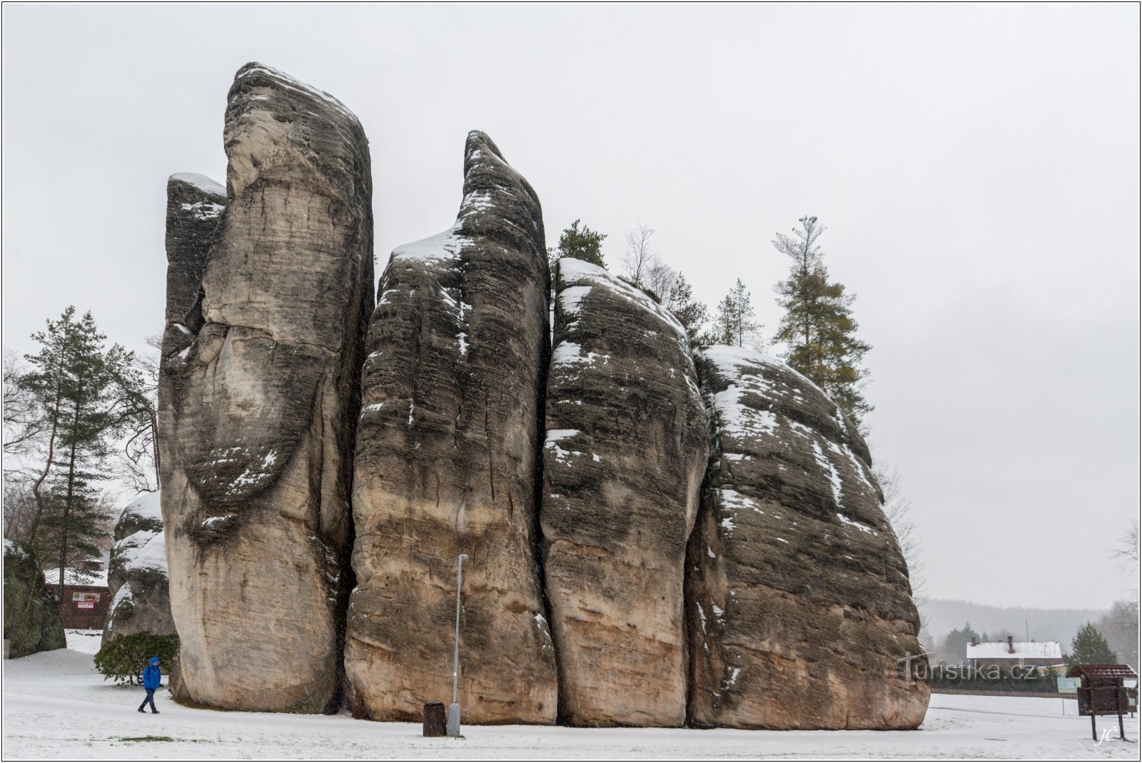 Winter Adrspaš rocks
