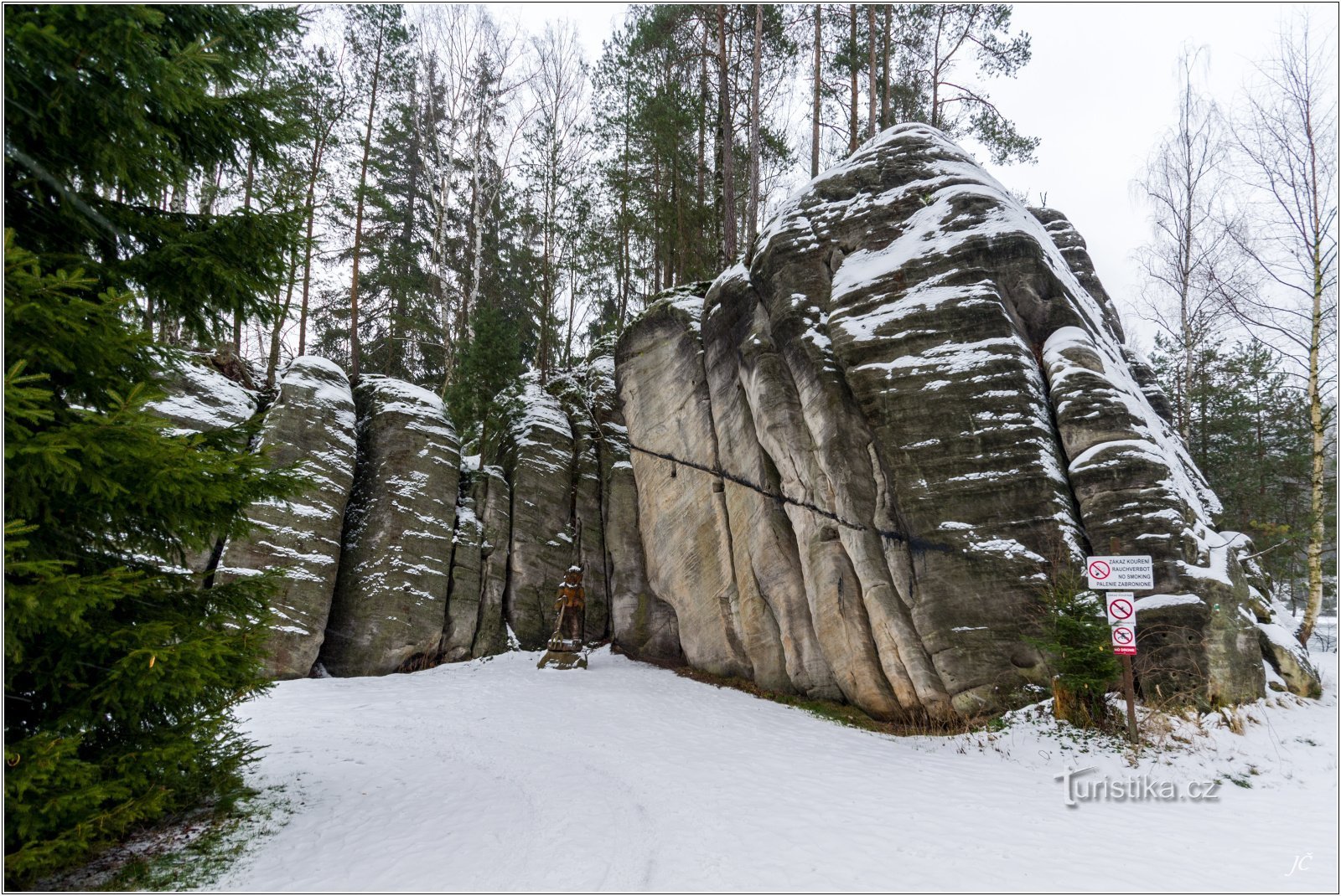 Winter Adrspaš rocks
