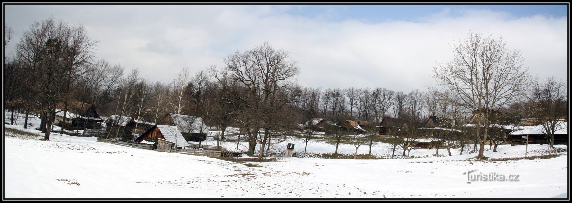 Winterspaziergang durch das Freilichtmuseum in Rožnov + Von Pusteven nach Rodhošť