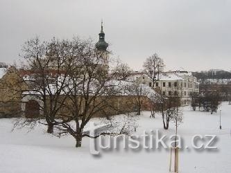 Zimowe zwiedzanie klasztoru Břevnov