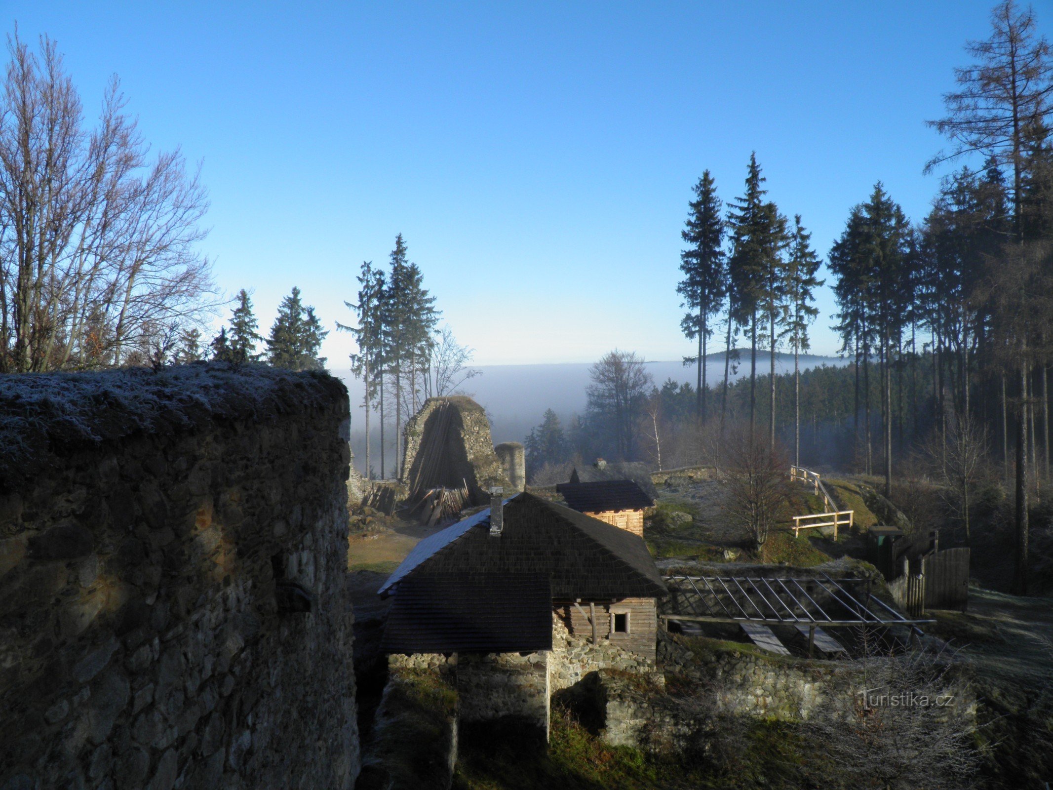 Passeio de inverno pelo Castelo de Orlíka.