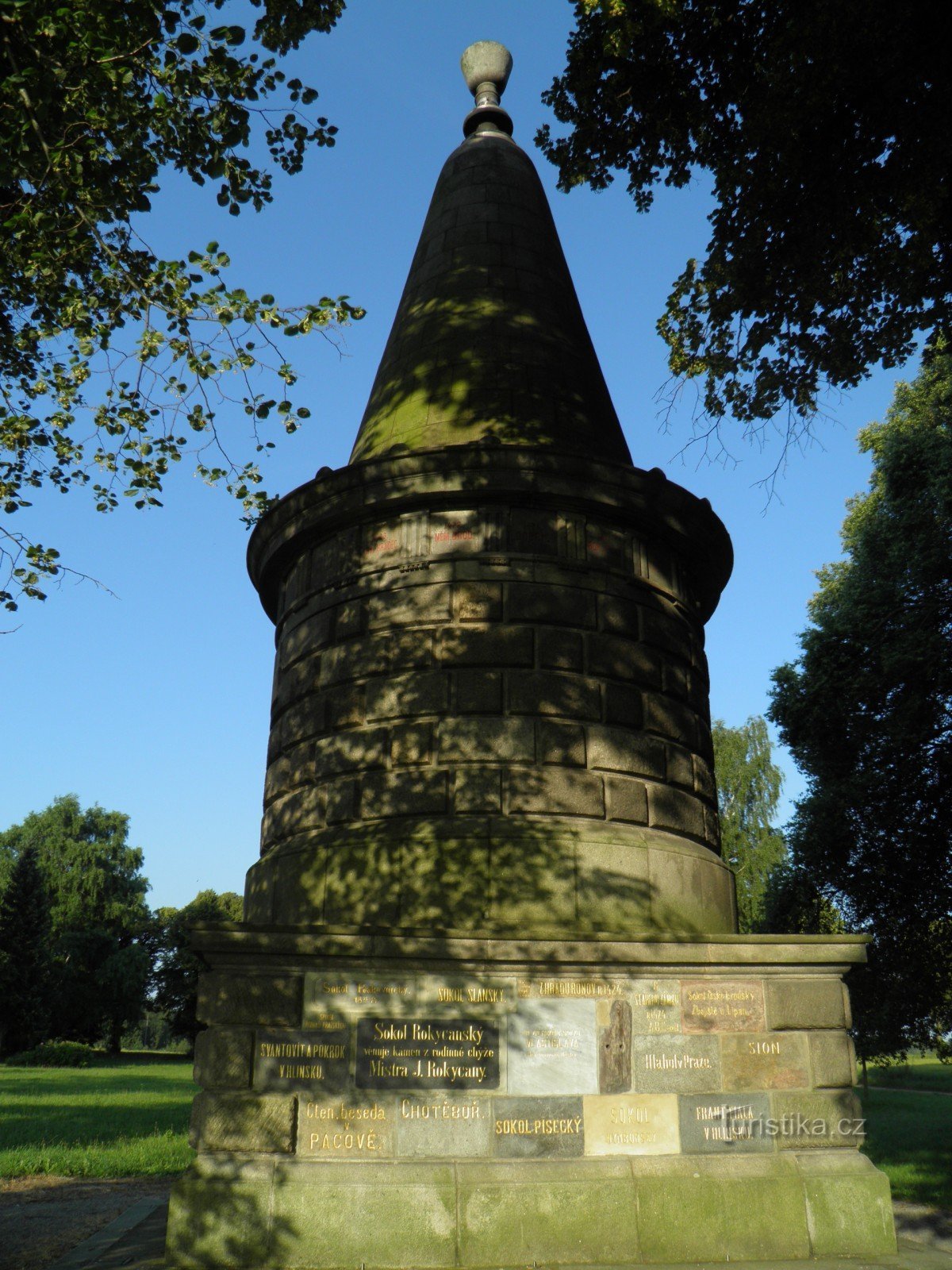 Žižkov's mound near Žižkov Pole