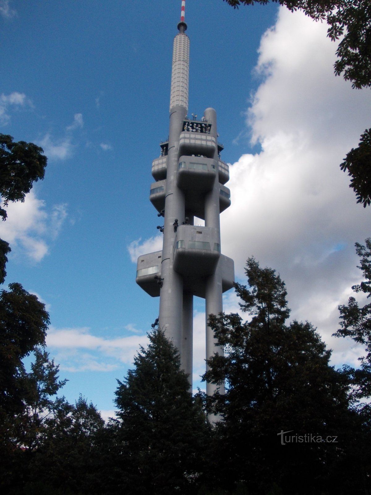 Žižkov televizijski stolp visok 216 m