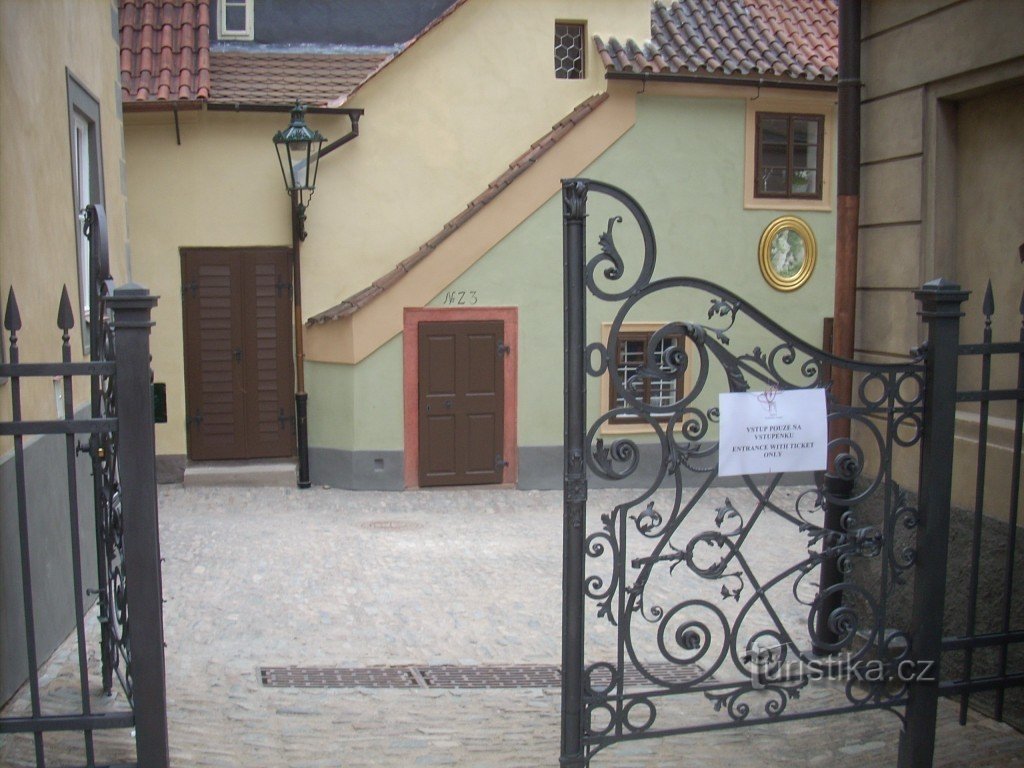 Allée dorée du Château de Prague