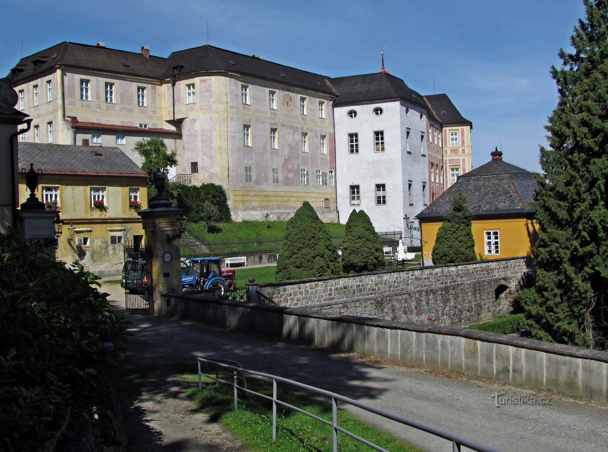 GOLDEN MOUNTAINS 2020 - 6. On a tour of the Jánský vrch castle