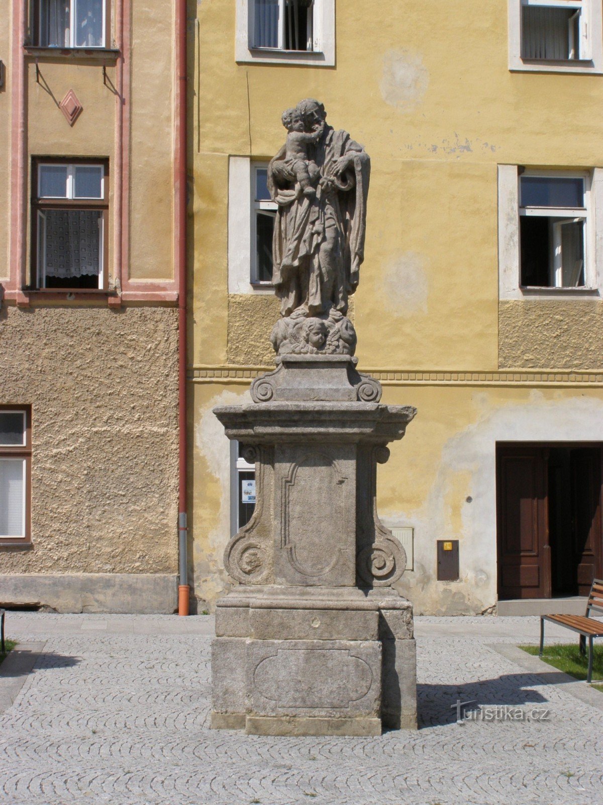 Zlaté Hory - standbeeld van St. Joseph