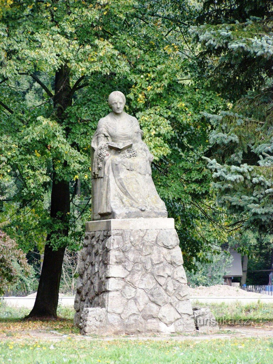 Zlíč - monument over Božena Němcová