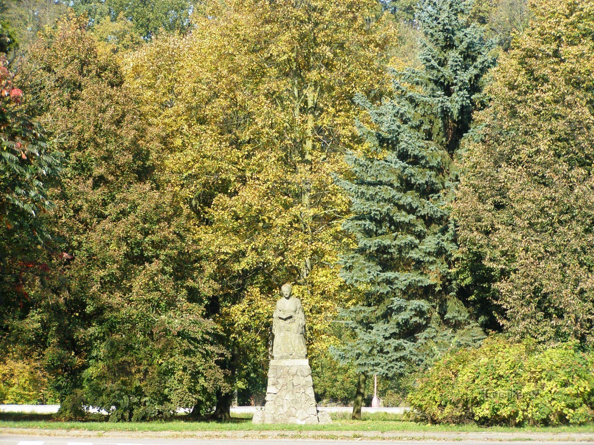 Zlíč - monument to Božena Němcová