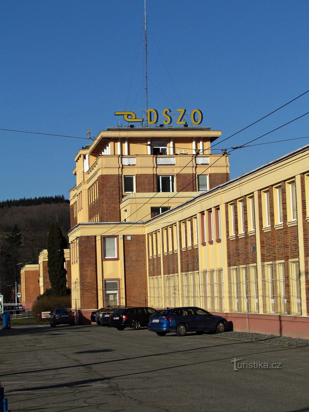 Zlín - edificio de la Empresa de Transporte DSZO