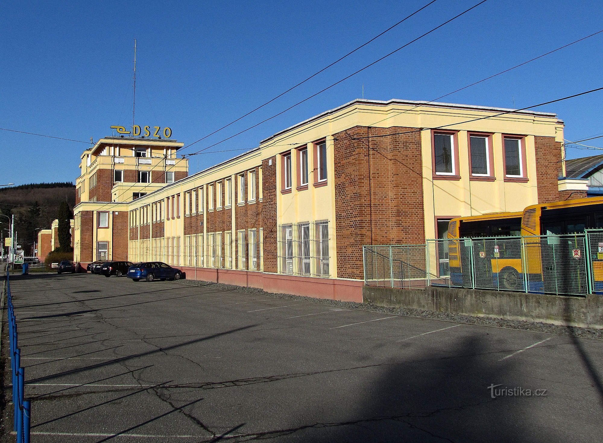 Zlín - edificio de la Empresa de Transporte DSZO