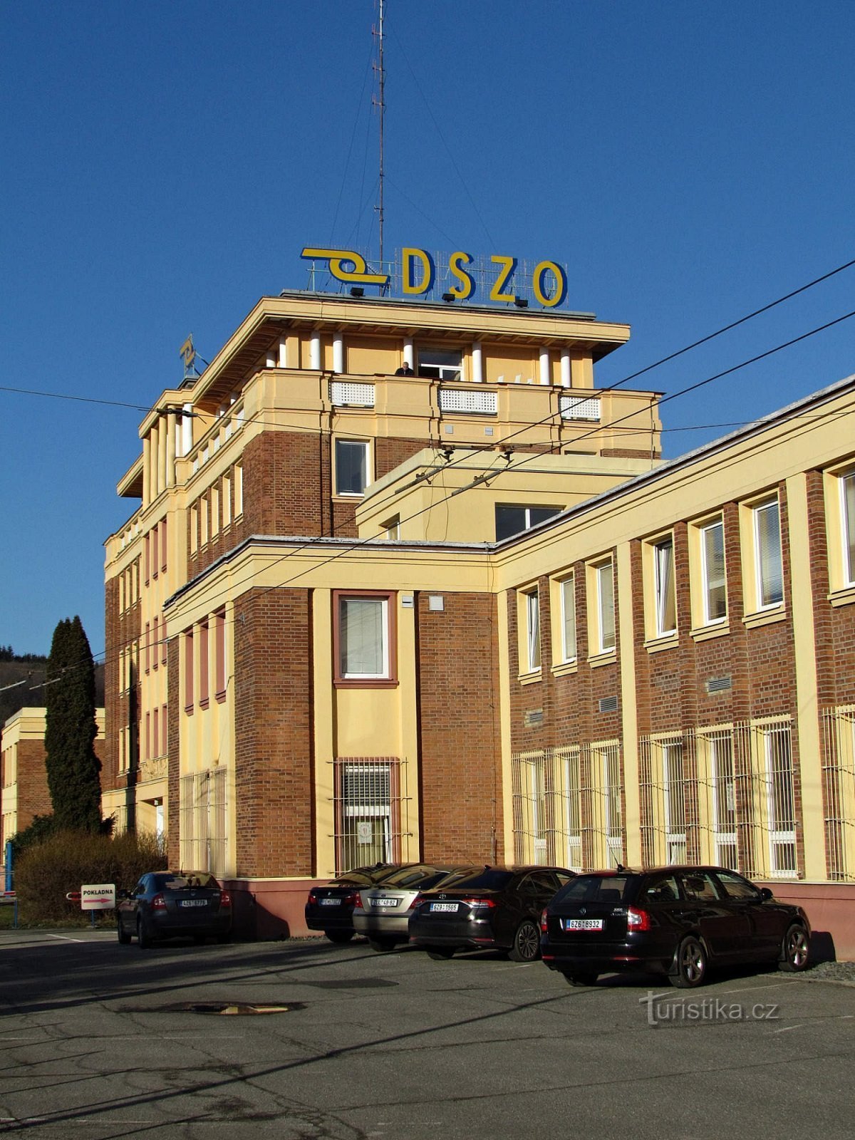 Zlín - κτίριο της Επιχείρησης Μεταφορών DSZO