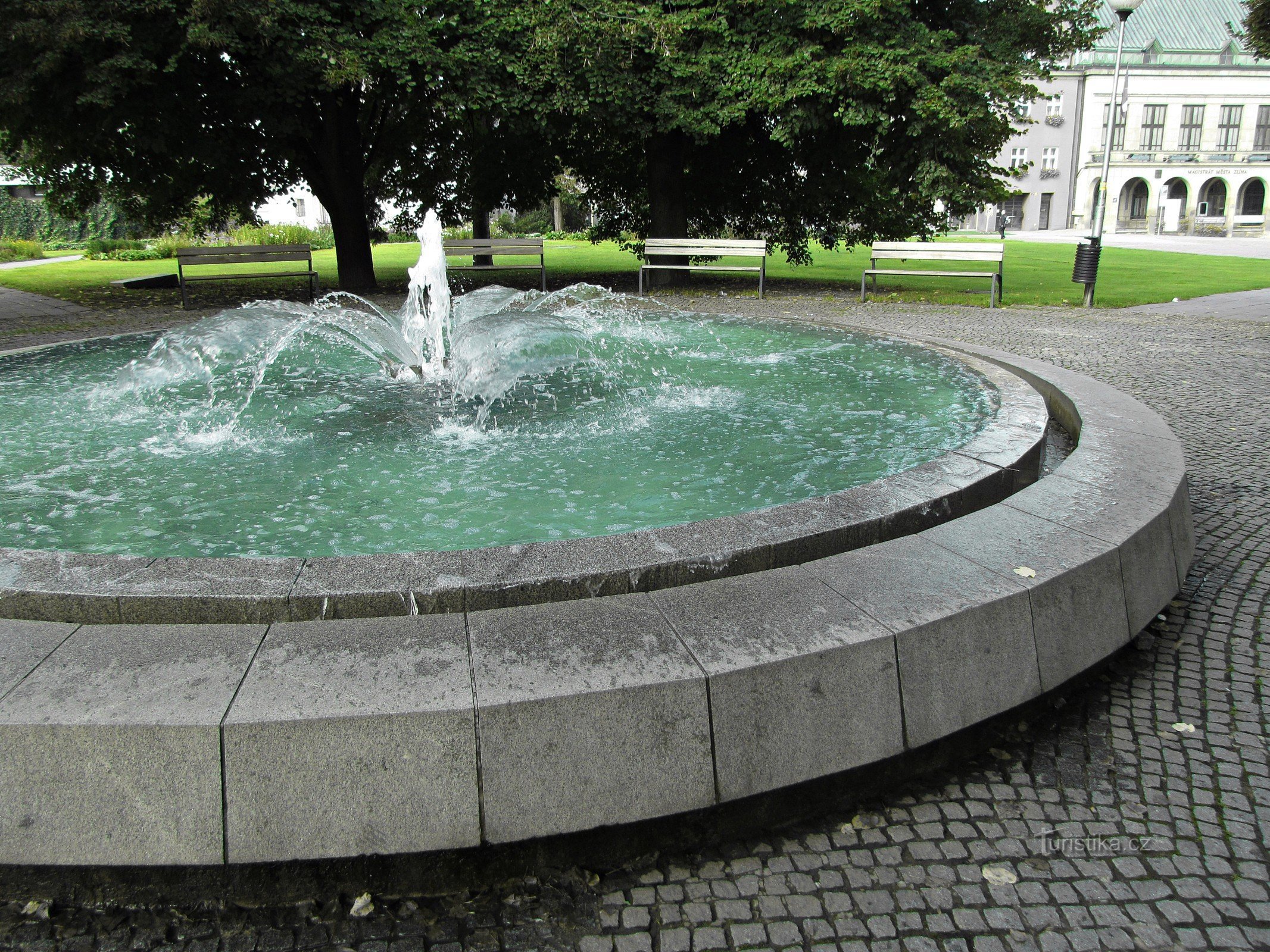 Zlín - fontanna na Náměstím Miru
