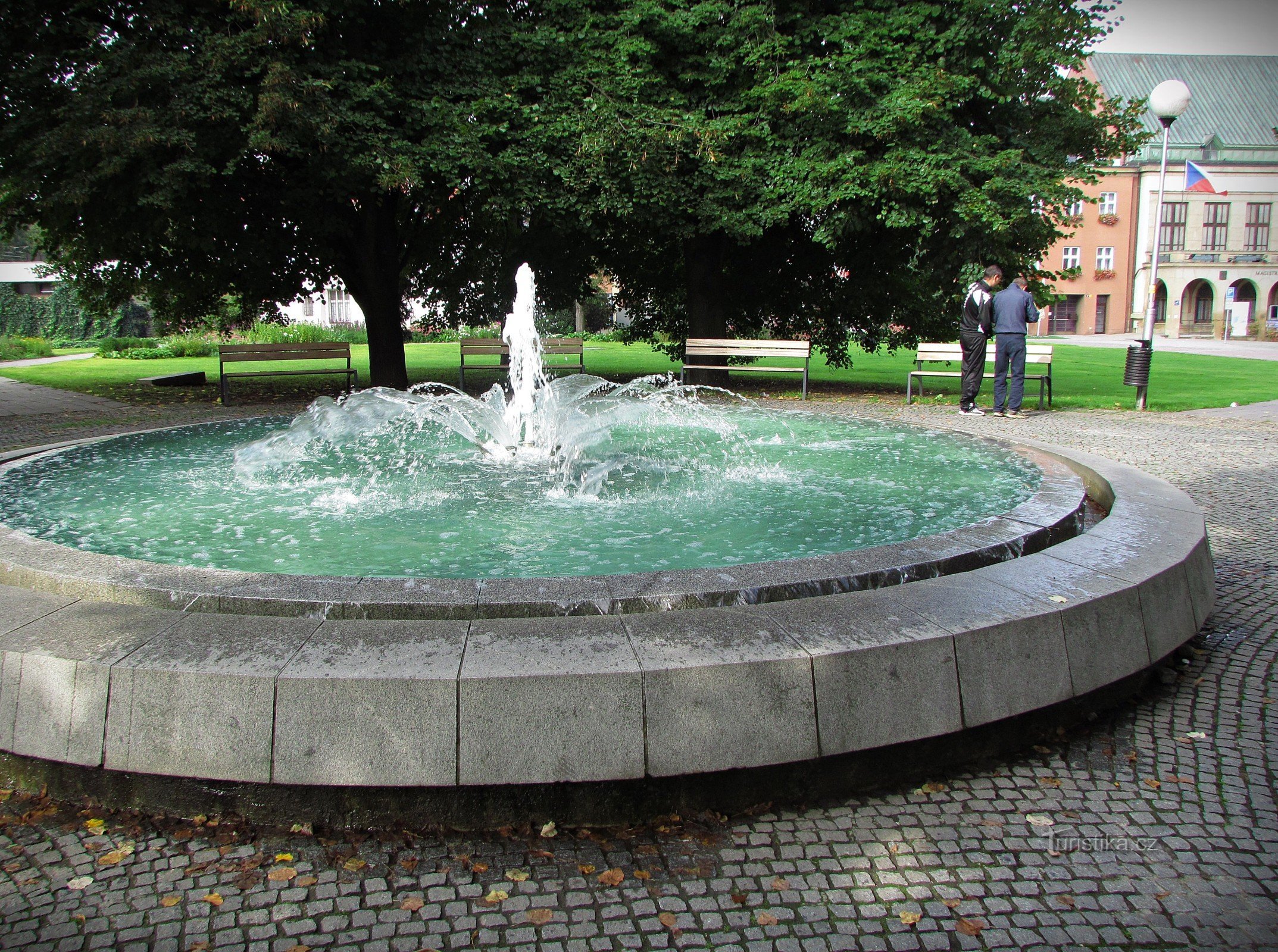 兹林 - Náměstí Miru 上的喷泉