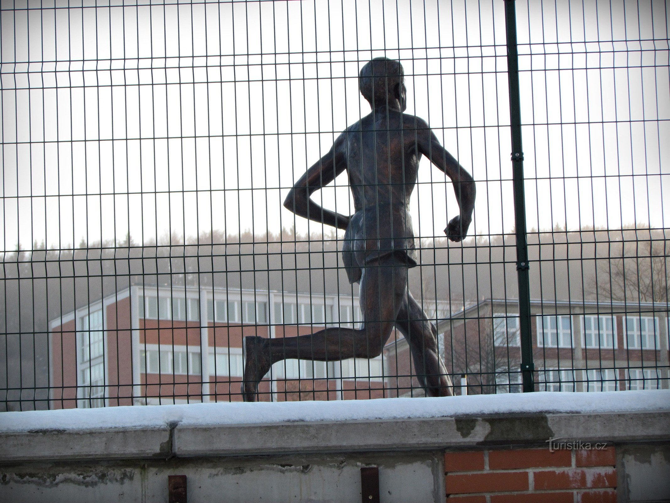 Zlín - statuia lui Emil Zátopek