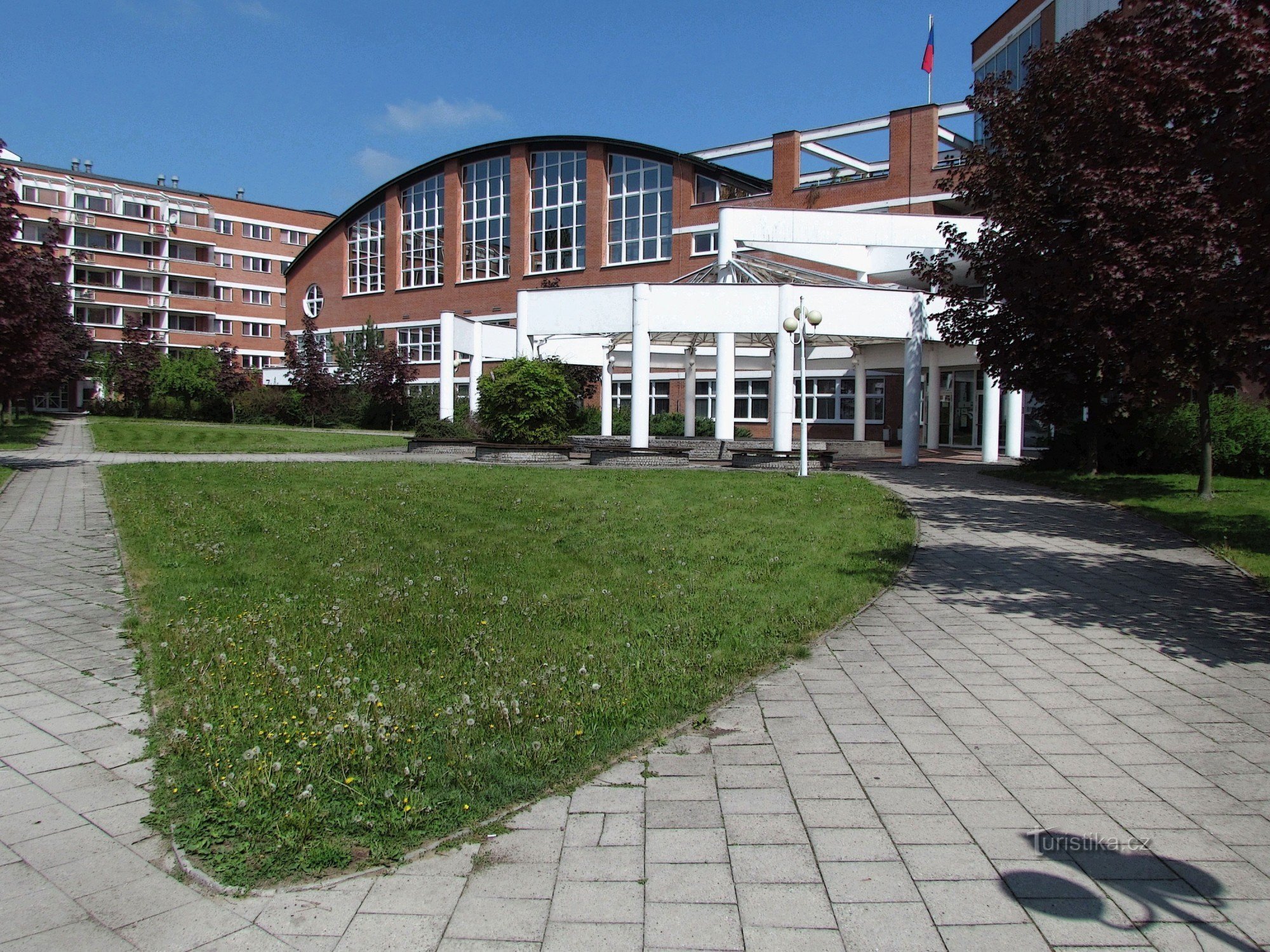 Zlín - Secondary and higher health school + Home for the elderly