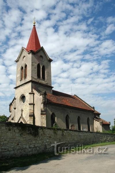 Zlonice - Kirche St. Šimon und Judy, Kapelle im Dorf