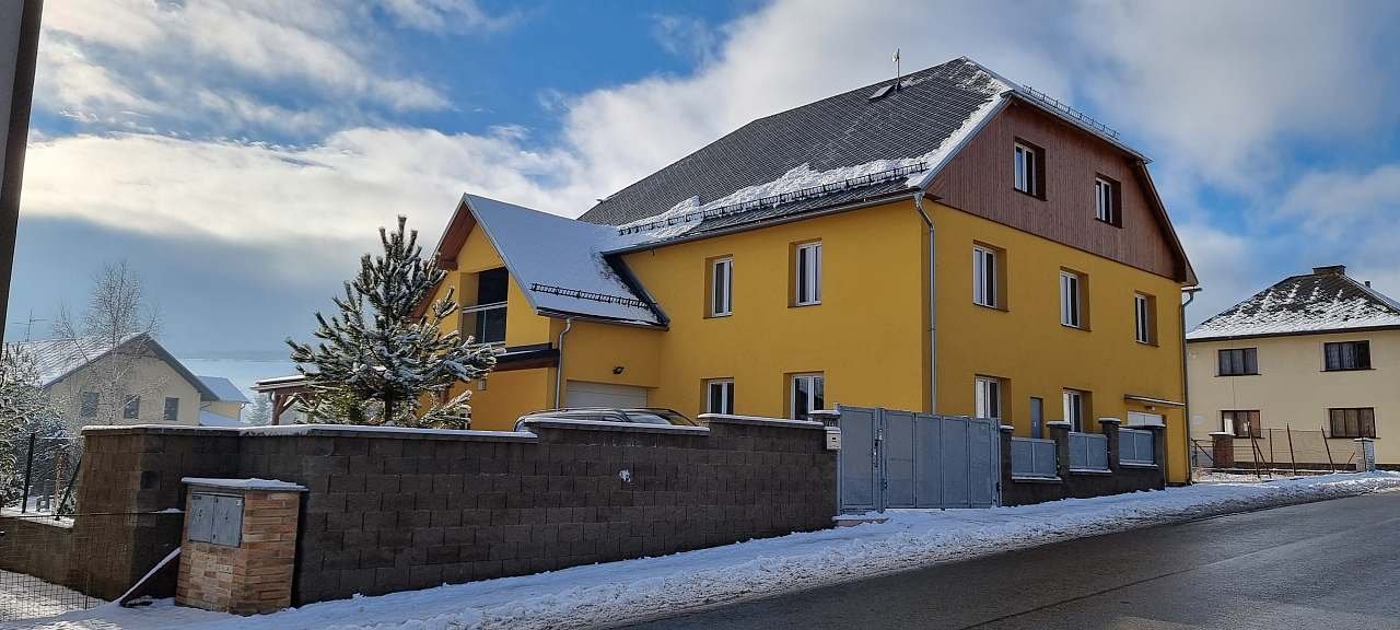 Κίτρινη εξοχική κατοικία Zdíkov ενοικίαση