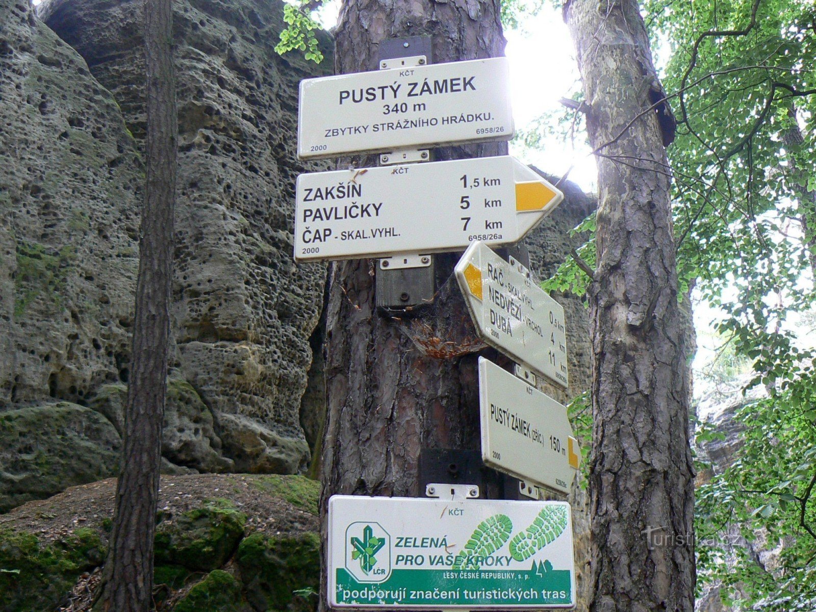Знак для виходу до замку