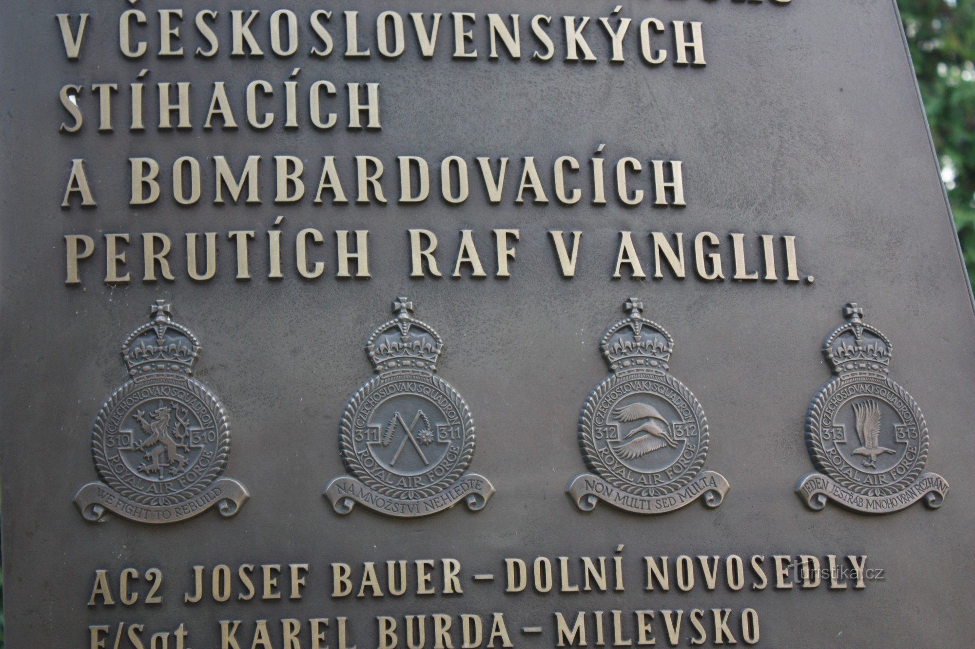 Emblemer fra de tjekkoslovakiske 310, 311,312,313, XNUMX, XNUMX eskadroner af RAF