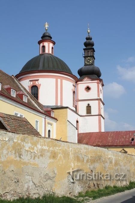 Зноймо-Градиште - Костел св. Іполита