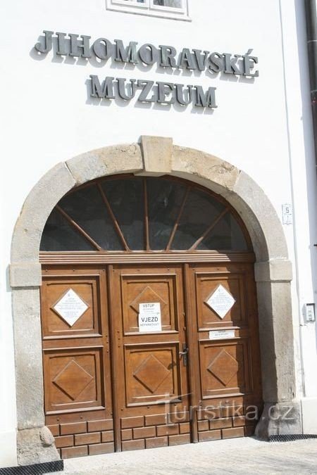 Znojmo - sisäänkäynti museoon