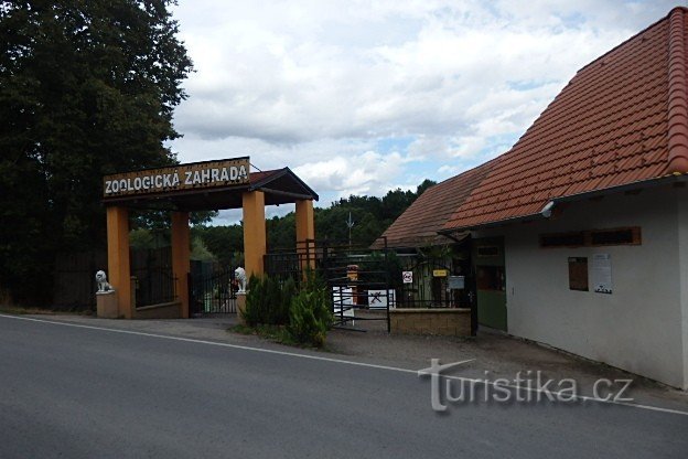 Zoo Park Dvorec in der Nähe von Borovan