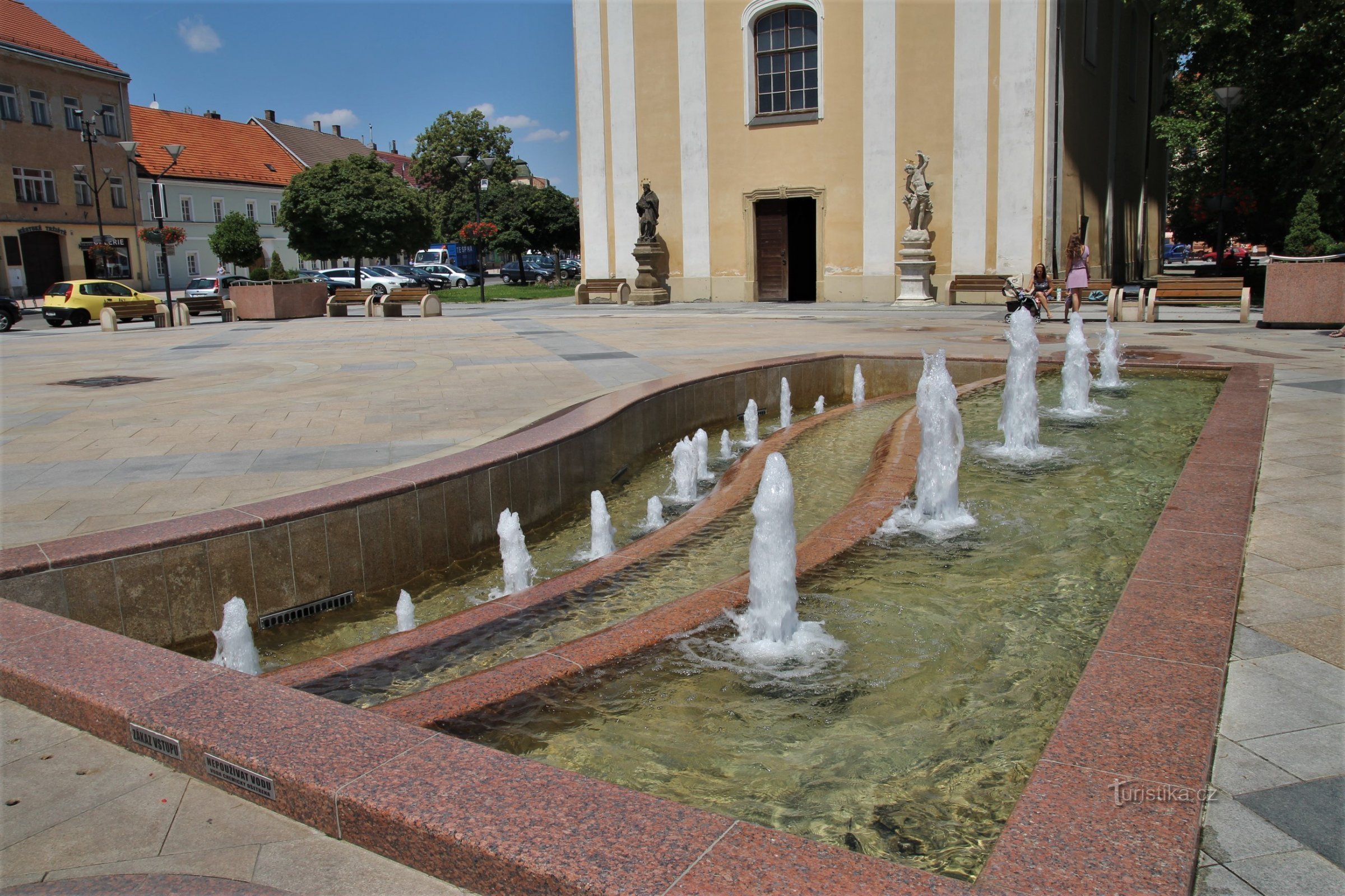The singing fountain is near the church of St. Lawrence