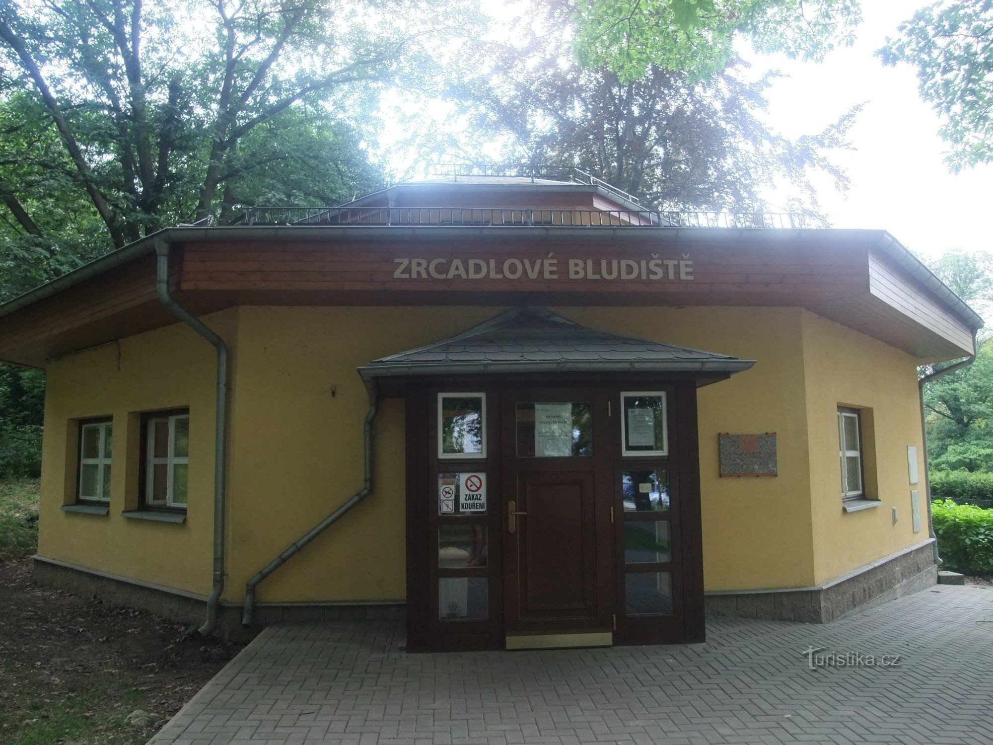 Lustrzany i naturalny labirynt w Větruša - Ústí nad Labem