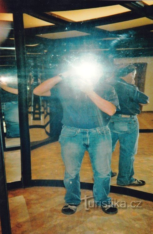 Mirror Maze on Větruša, a bulging self-portrait