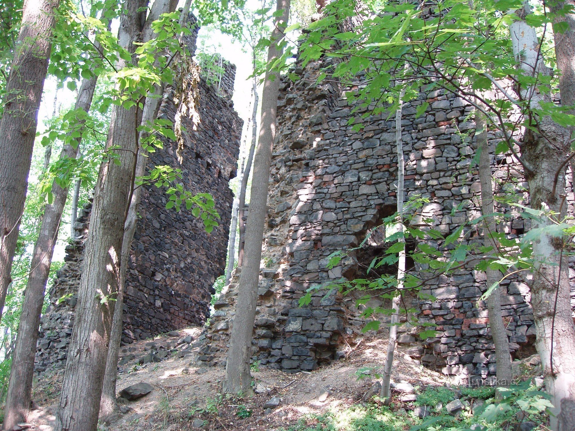Egerberk ruïnes