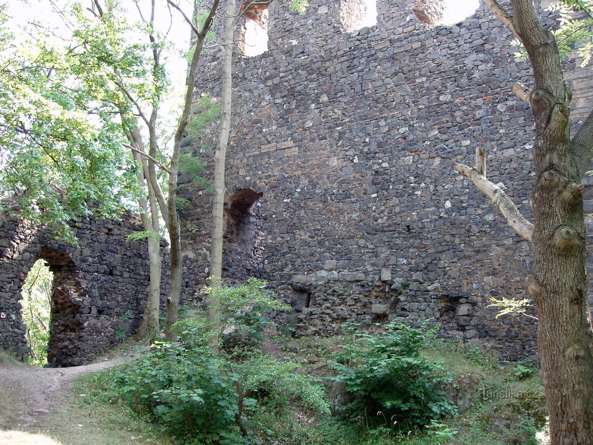 Egerberk ruïnes