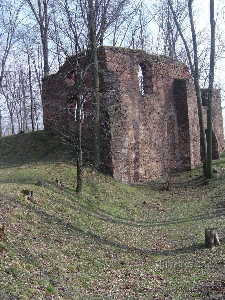 las ruinas de Fulštejn