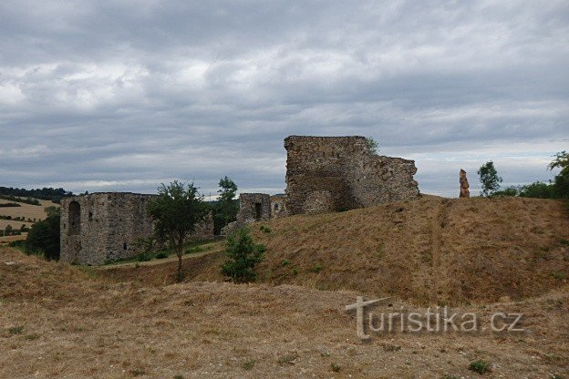 Les ruines du château de Borotín