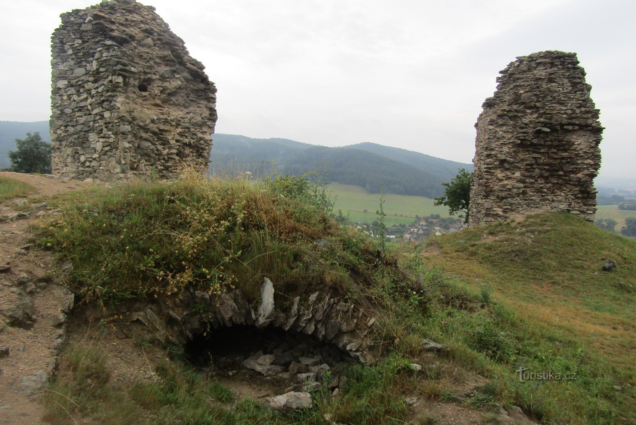 Le rovine del castello di Brníčko