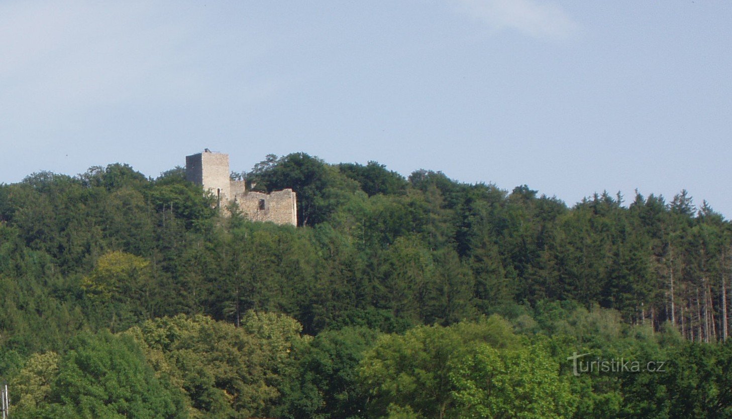 Le rovine del castello di Choustník