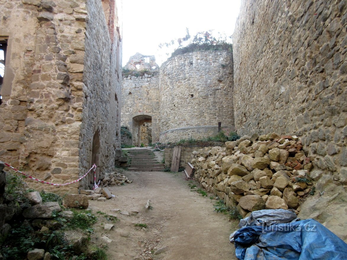 As ruínas do castelo Cimburk perto de Koryčany