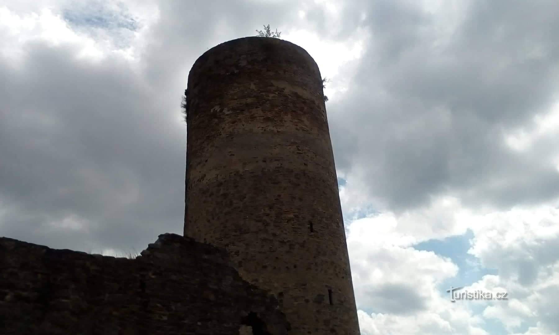 Les ruines du château de Dobronice